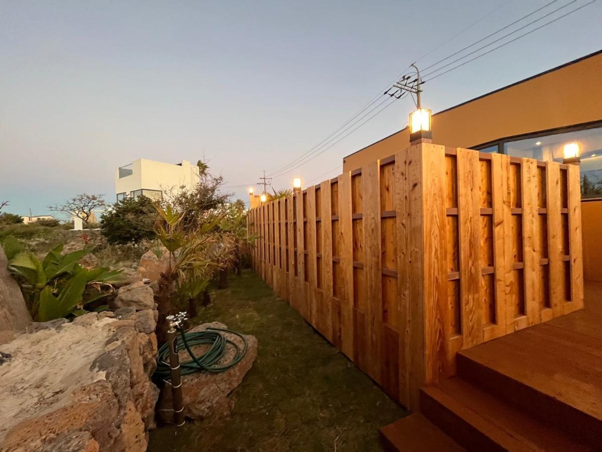 Morning Beach Pension Jeju Exterior foto