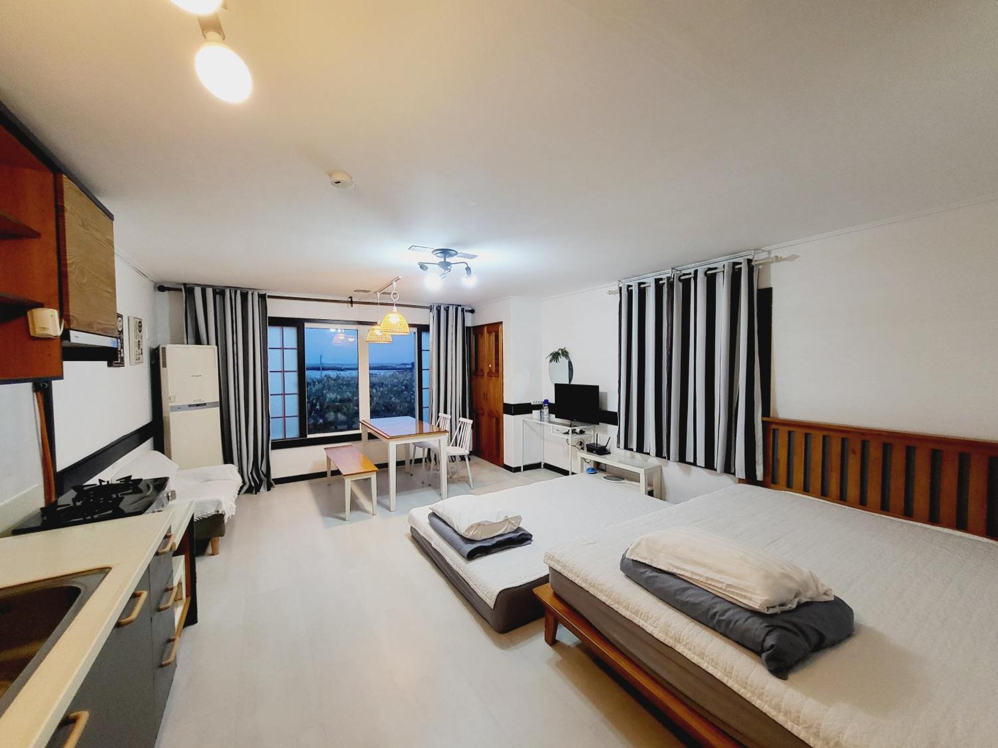Morning Beach Pension Jeju Exterior foto