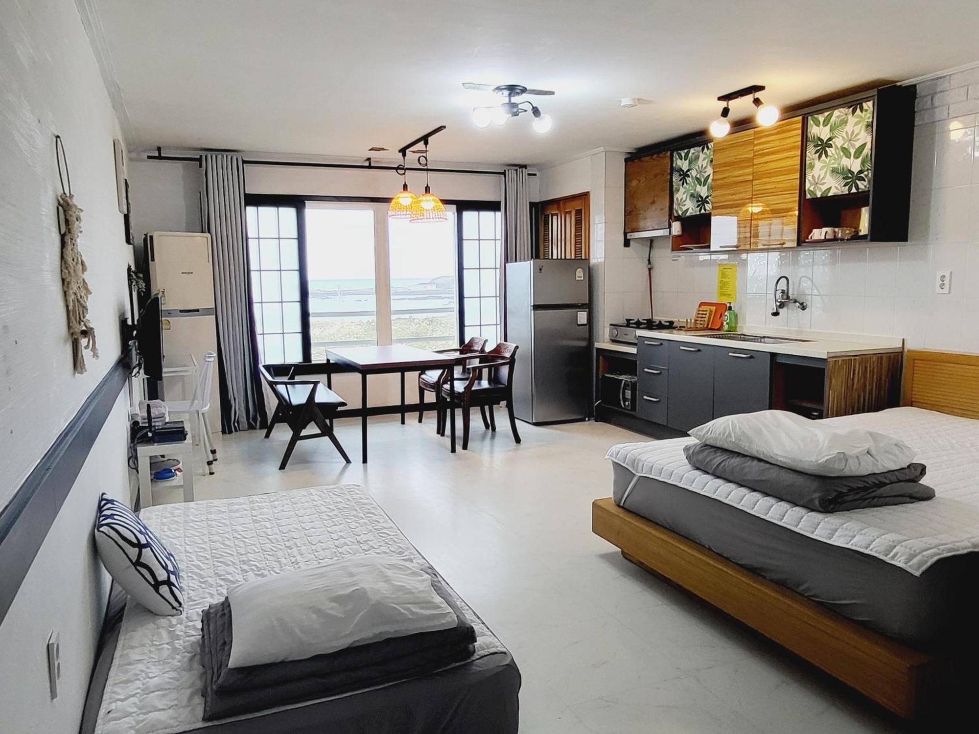 Morning Beach Pension Jeju Exterior foto