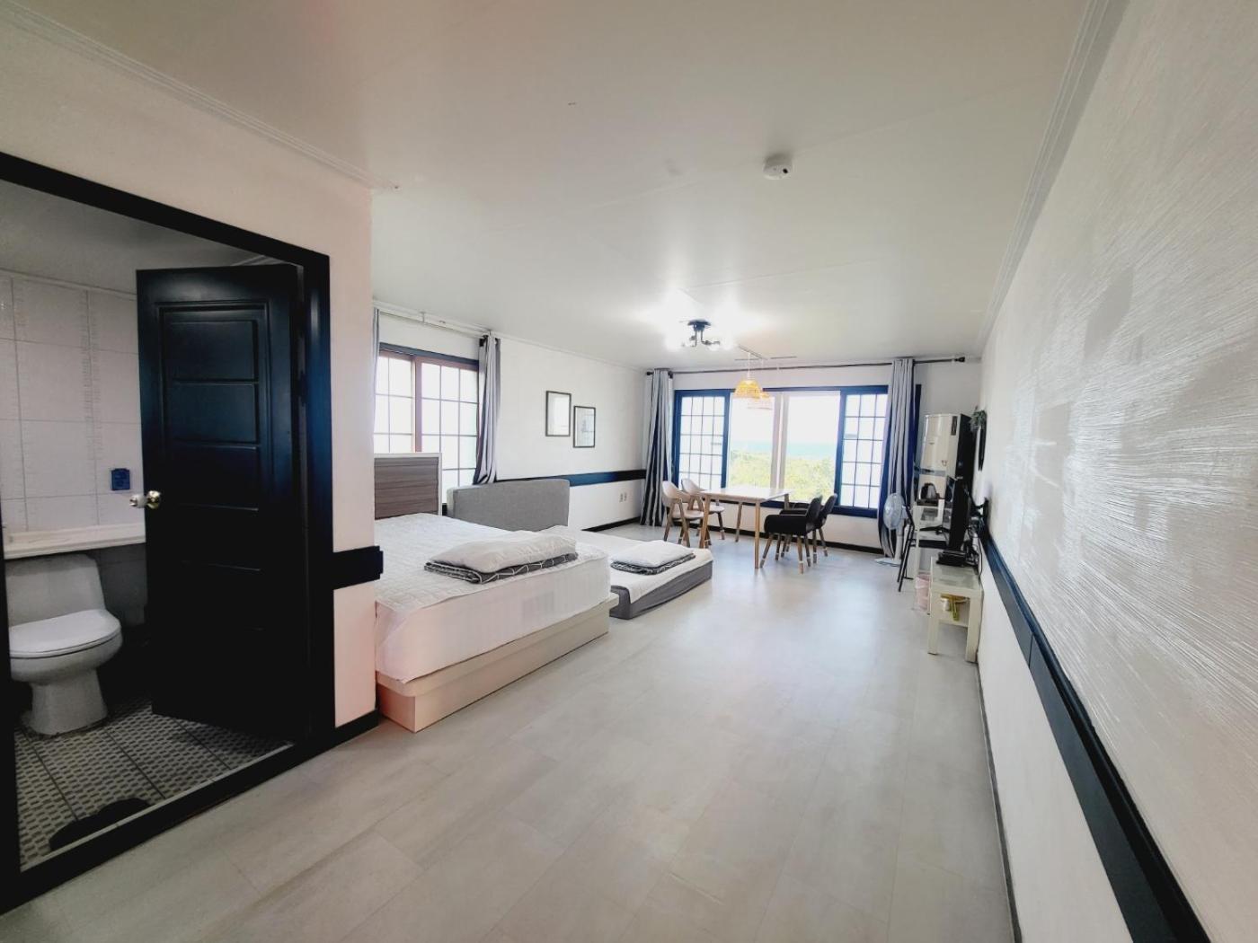 Morning Beach Pension Jeju Exterior foto