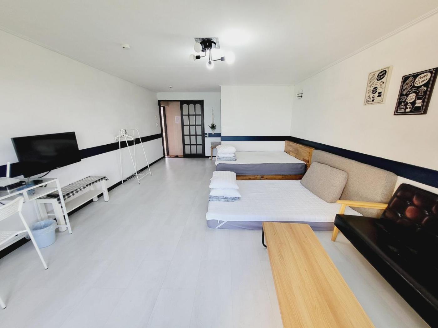 Morning Beach Pension Jeju Exterior foto