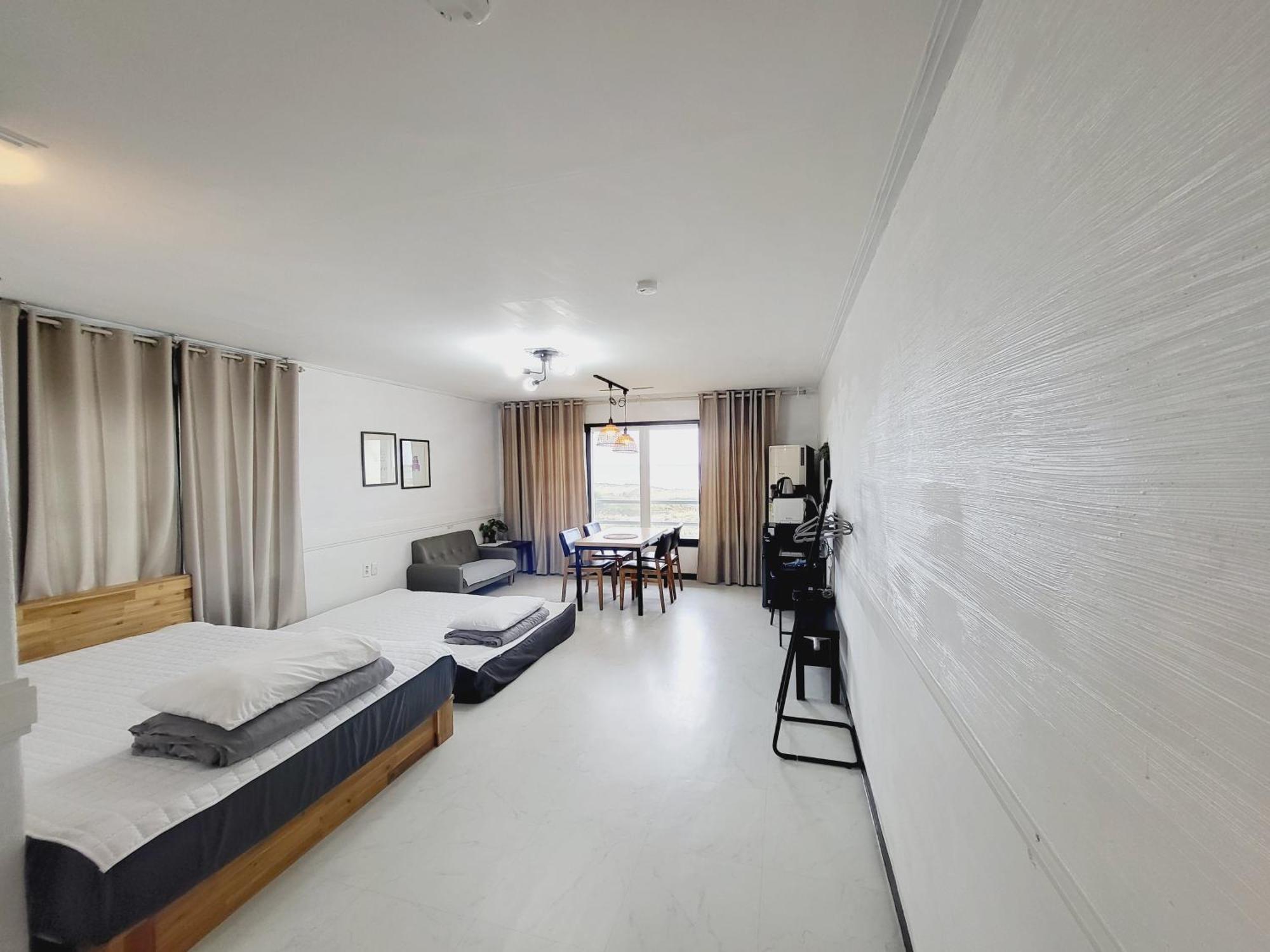 Morning Beach Pension Jeju Exterior foto